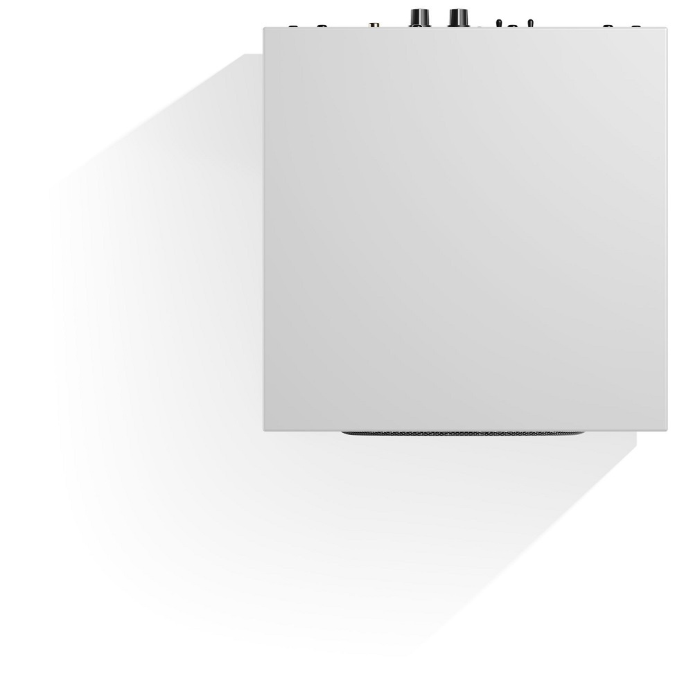 Aktiv subwoofer i vit färg med kontakter på baksidan.