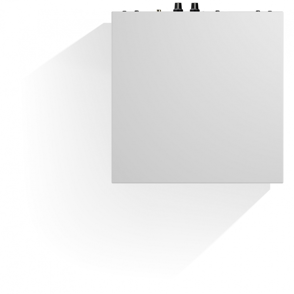 En vit aktiv subwoofer med enkel och modern design.