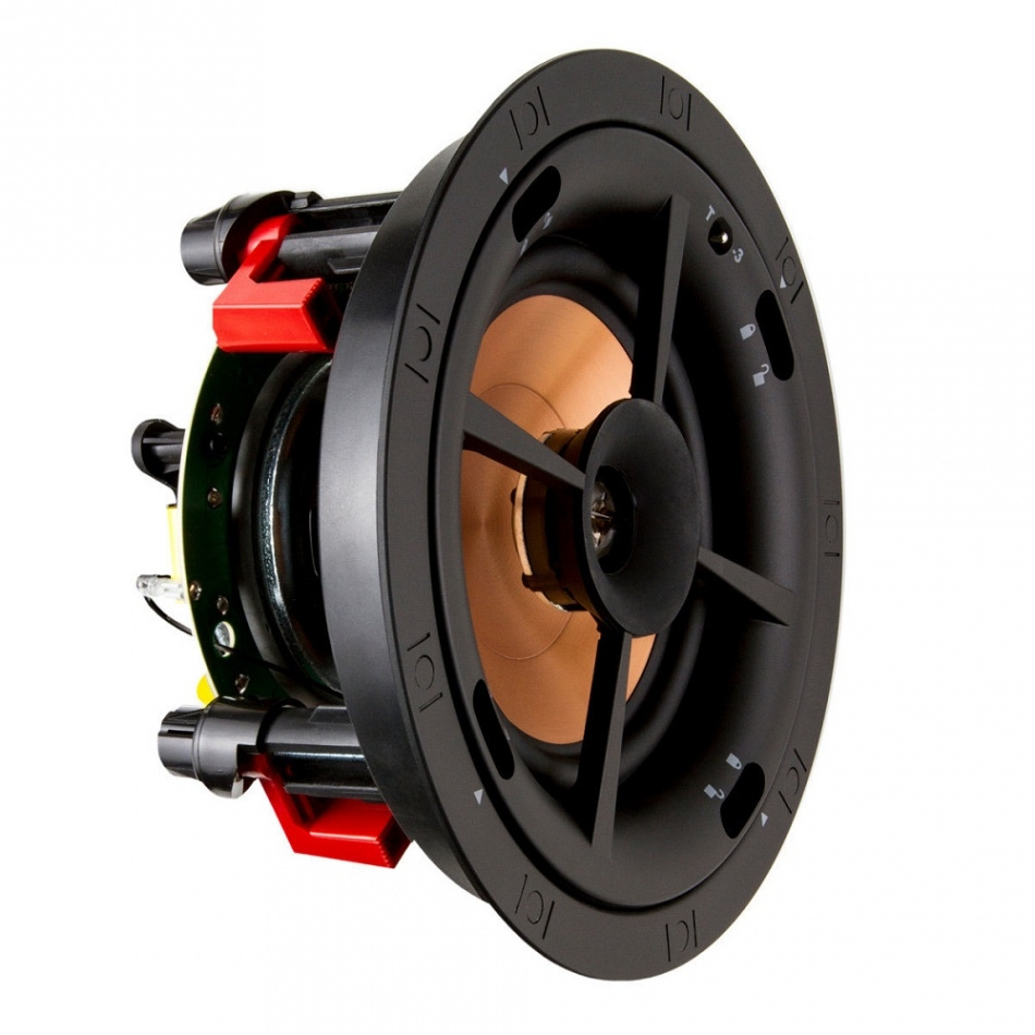 Takmonterad högtalare med en svart och kopparfärgad design.