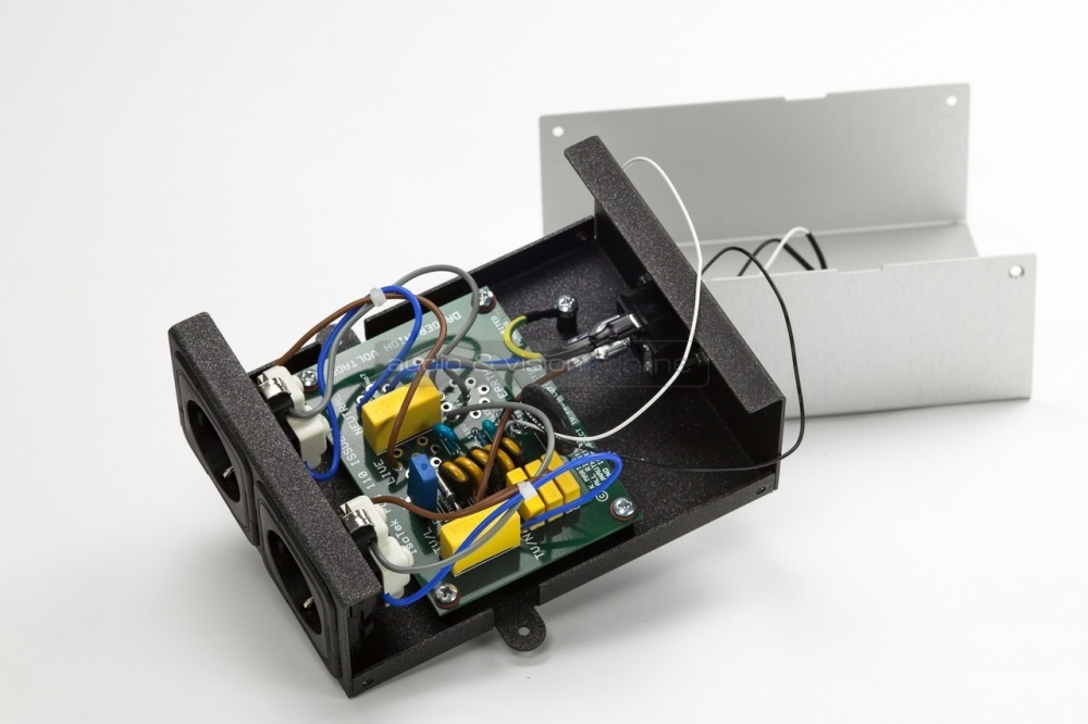 Nätfilter med kretskort och komponenter för bildapparater.