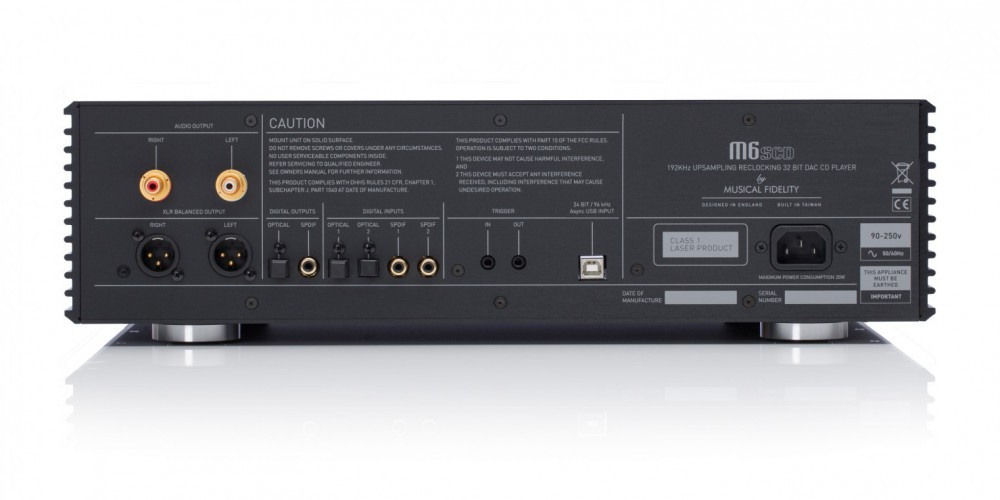 En enhet med anslutningar för ljud och digitala källor.