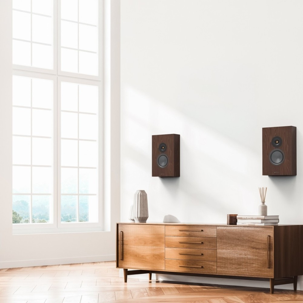 Monitor Audio Silver On-Wall 8G vägghögtalare, valnöt