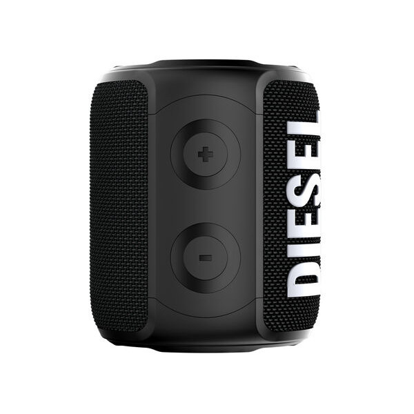 Bärbar svart Bluetooth-högtalare med kontroller och DIESEL-logotyp.