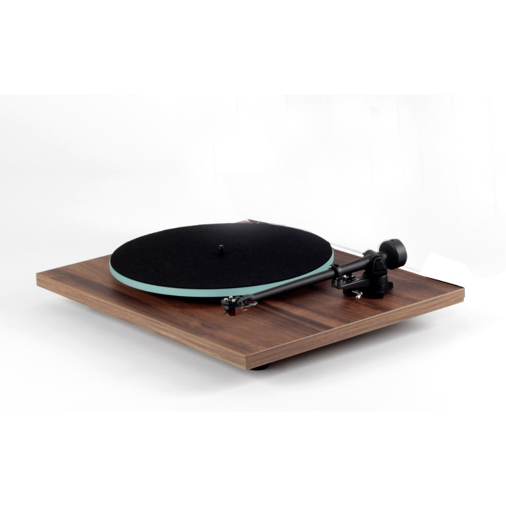 Rega Planar 2 vinylspelare med Nd3 MM-pickup, valnöt