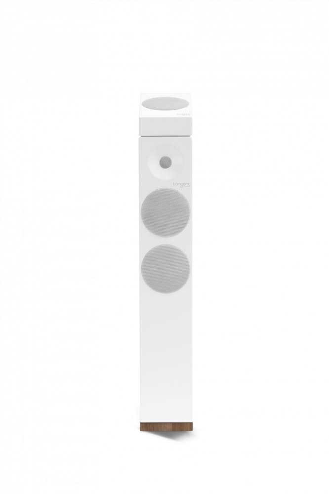 Högtalare i vit design med rundade kanter och tre ljudelement.