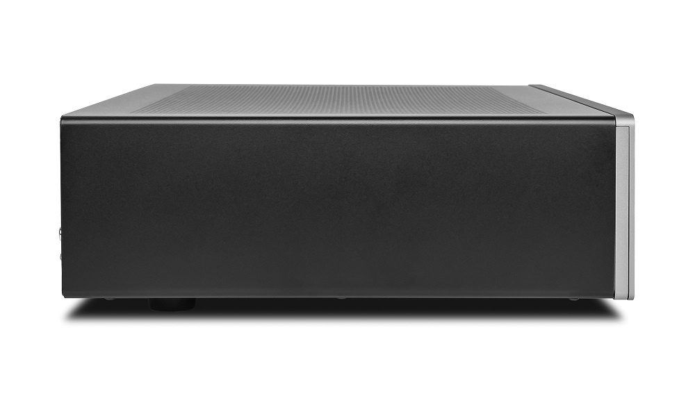 Stereoreceiver med DAB-radio och DAC i en elegant, svart design.