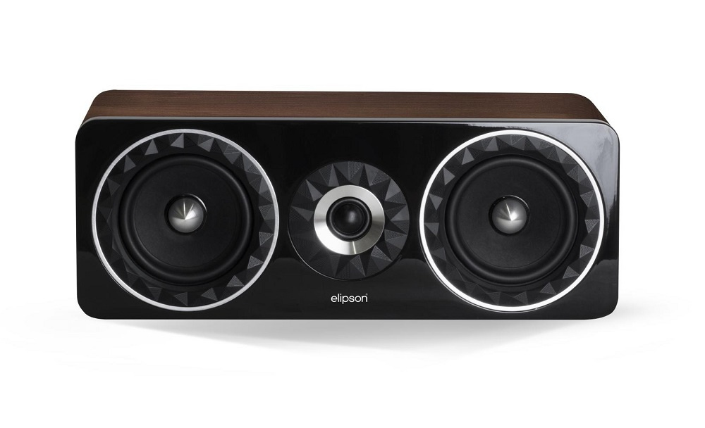 En elegant centerhögtalare med två basar och en diskant. Fin valnötsfinish.