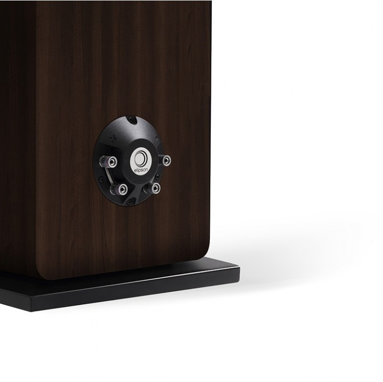 Golvhögtalare i valnöt med elegant design och svart bas.