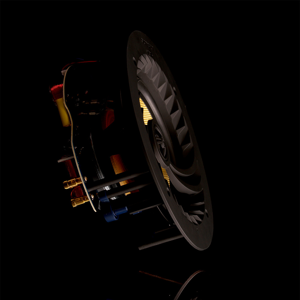 En passiv inbyggnadshögtalare med en 6.5-tums enhet.