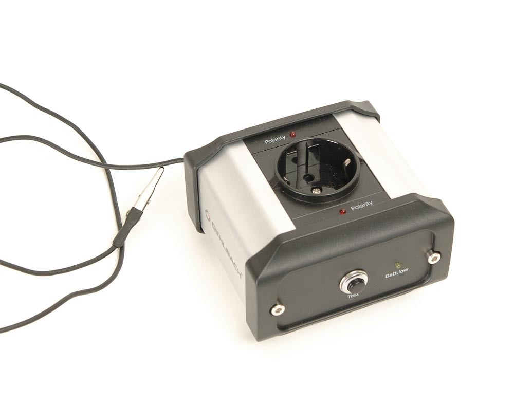 En enhet med eluttag och indikatorlampor för fasidentifiering.