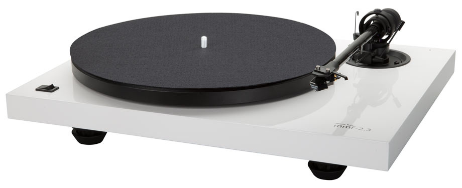 Skivspelare med vit bas, svart skivtallrik och tonarm.