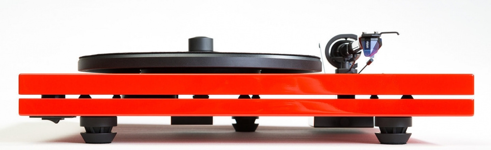 Music Hall MMF 5.3 med 2M Blue-pickup, röd