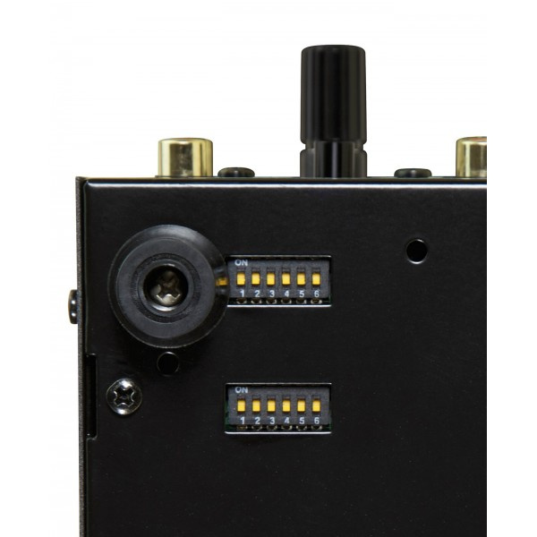 Rörbestyckat RIAA-steg med USB, kontroller och indikatorlampor.