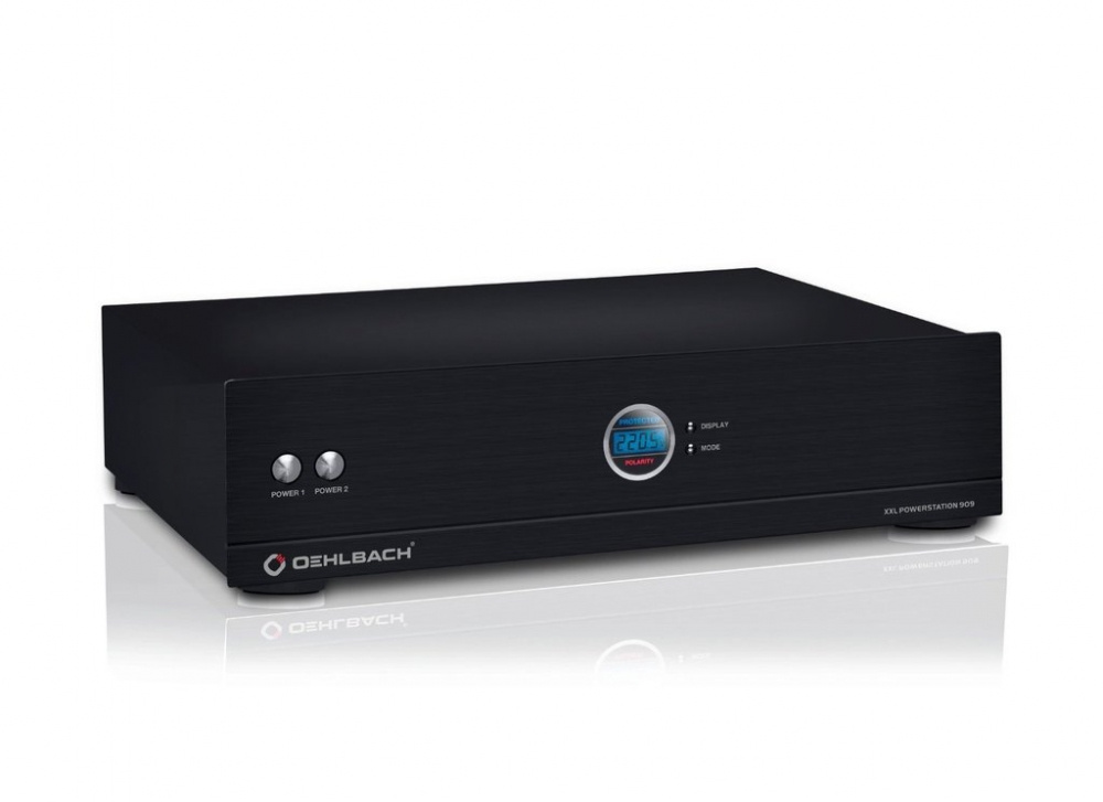 En svart strömförsörjningsenhet med digital display.