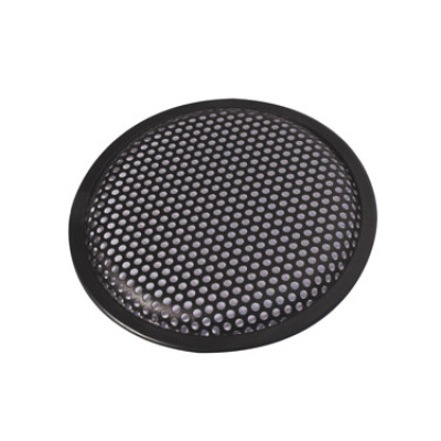 Högtalargaller 15 tum i svart med perforerat mönster.