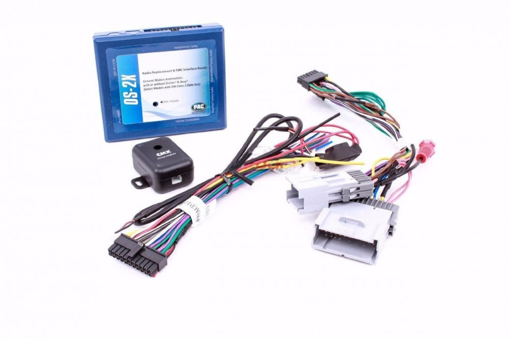 ISO-kablage med adapterkabel och komponenter för GM med Bose ljudsystem.