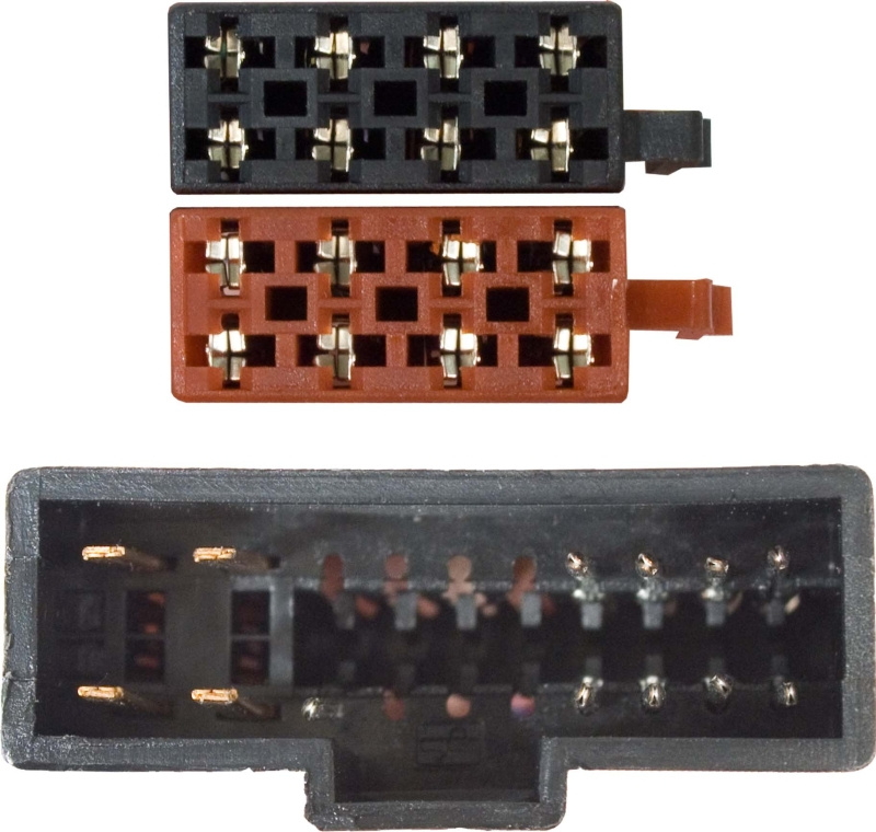 Två kontaktstycken för strömkabel med flera stift.