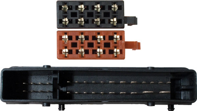 Kablar och kontakter för Porsche PCM 2.1-system.