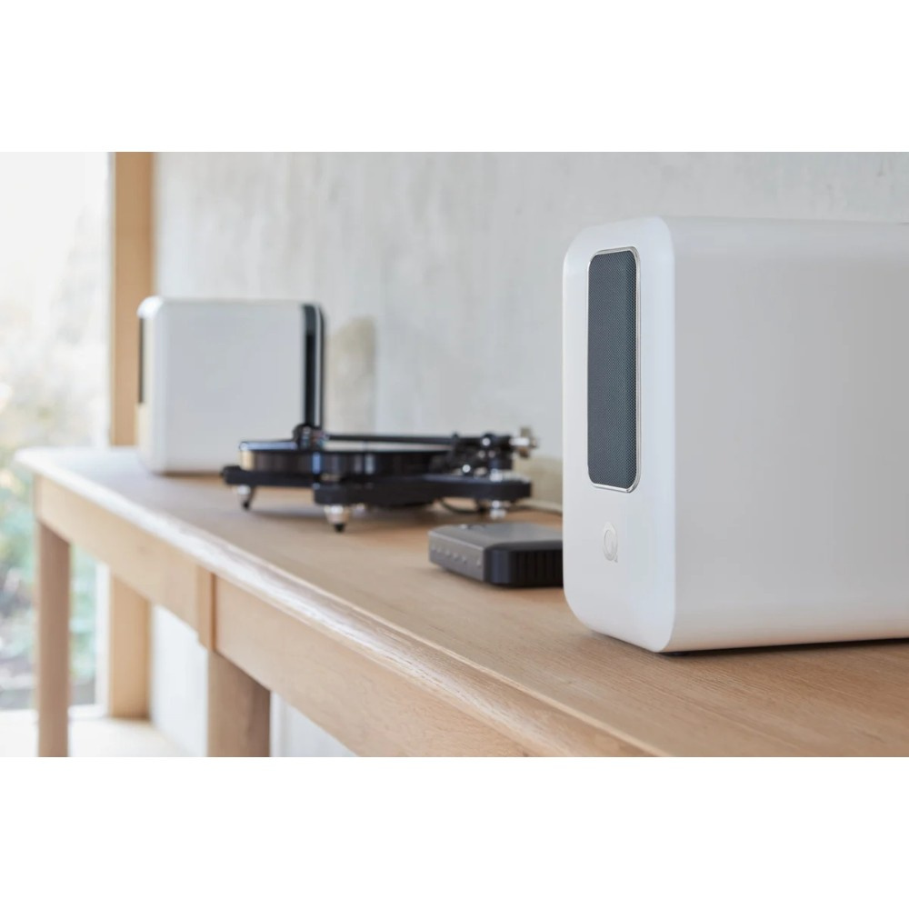Q Acoustics QActive 200 aktiva stativhögtalare, mattvit