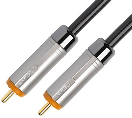 Två RCA-kablar med silverfärgade kontaktpluggar.