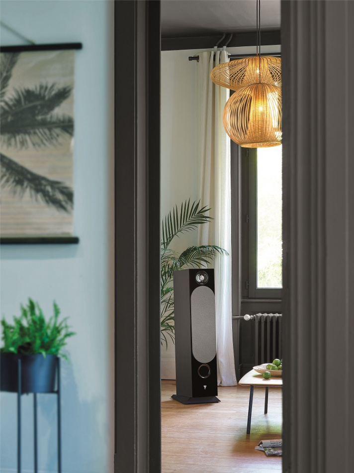 Focal Chora 826 golvhögtalare, svart