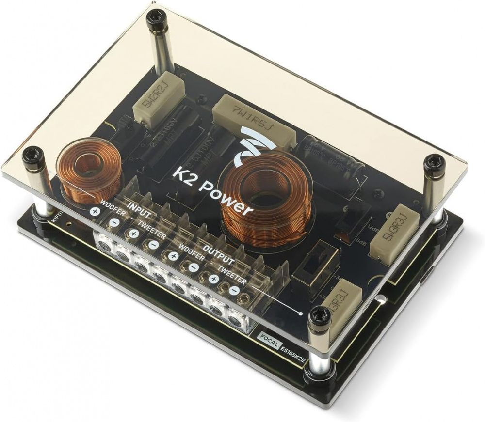Produkten visar en elektronisk del av Focal ES165 K2E, ljudsystem med komponenter.