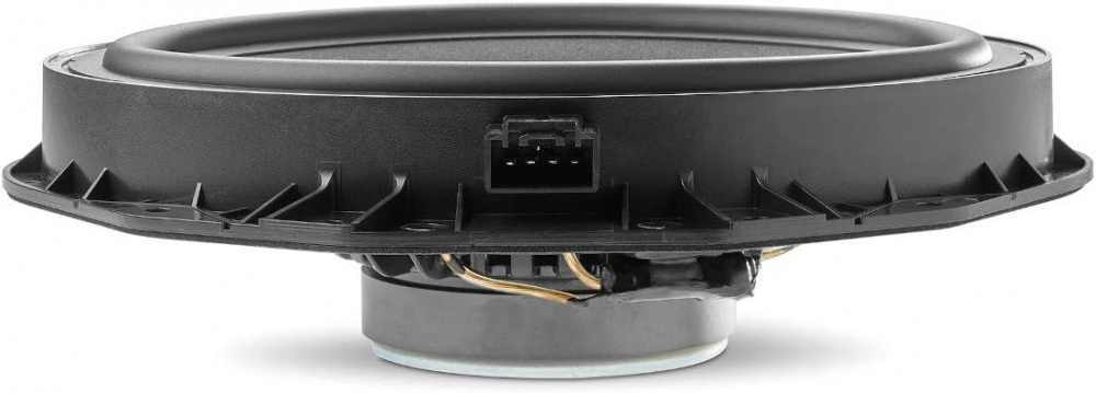 Högtalare med rund bas, anslutningar och stabil konstruktion för bilsystem.