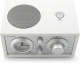 Tivoli Audio Model Three BT USB bordsradio med Bluetooth, vit/silver Bordsradio med Bluetooth, vit/silver design och analoga kontroller.