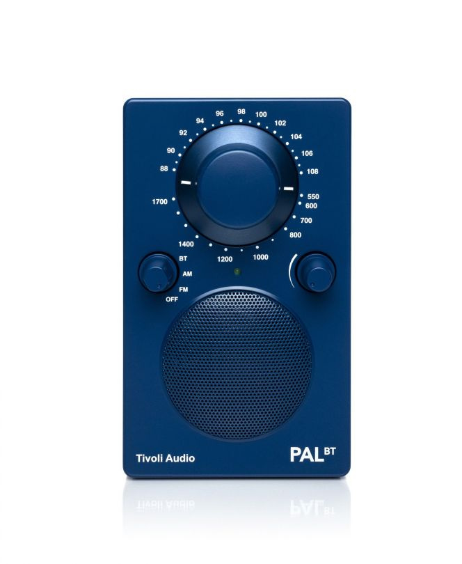 En blå FM-radio med Bluetooth och enkla kontroller.