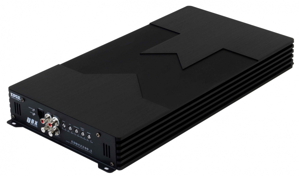 En svart bilförstärkare med flera ingångar och en modern design.