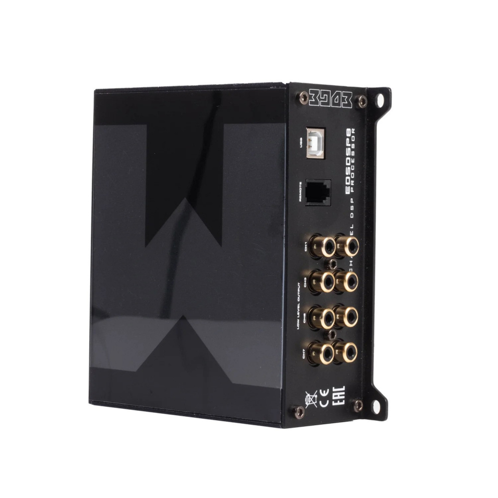 En svart DSP-enhet med flera anslutningar för ljudhantering.