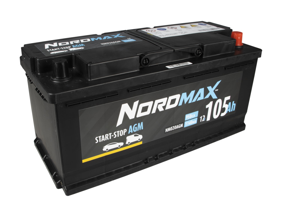 Ett svart Nordmax AGM-batteri med 105Ah kapacitet och 12V spänning.