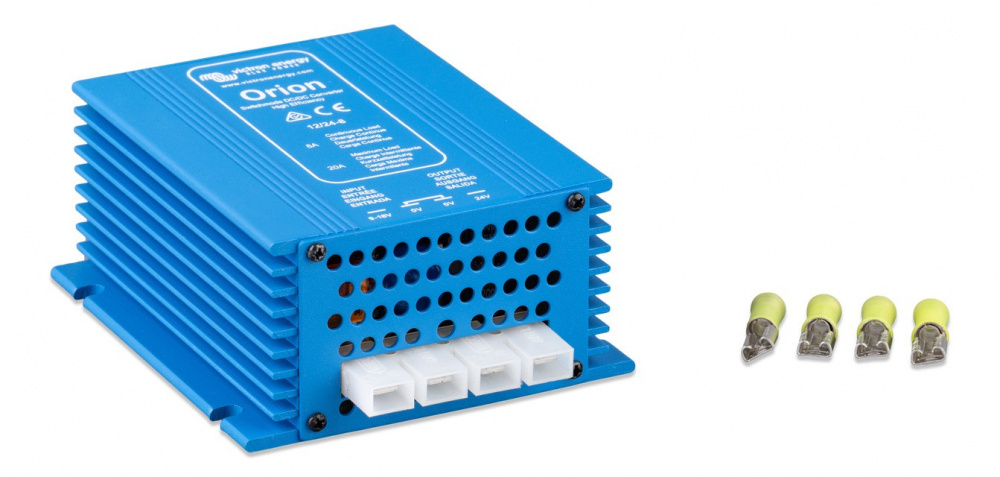 DC-DC-omvandlare, 12V in 24V out, 8A, blå med anslutningar och komponenter.