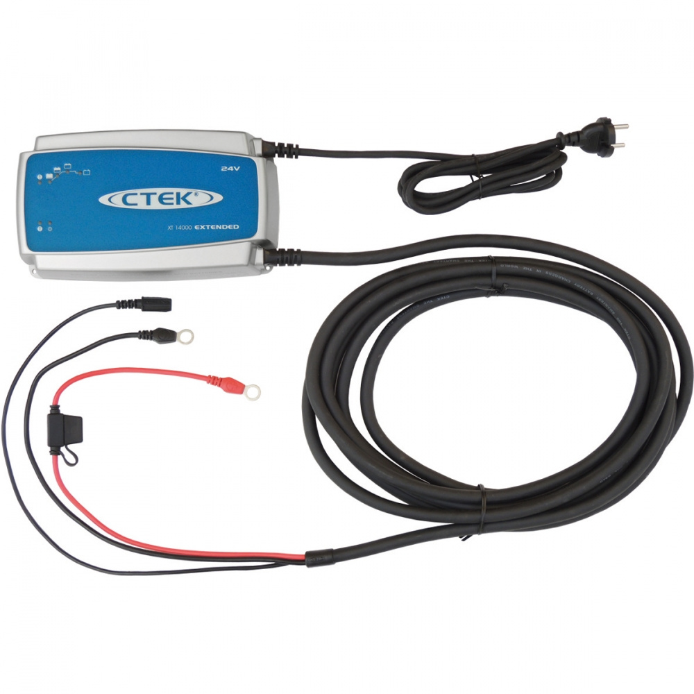 Batteriladdare CTEK XT 14000 med kablar och anslutningar för 24V.
