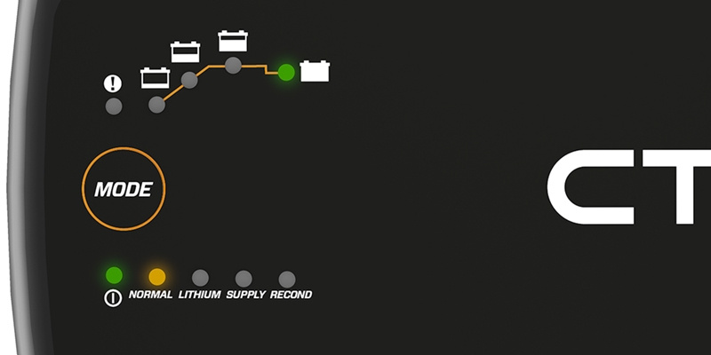 En indikatorpanel med olika lägen och statuslampor för laddning.