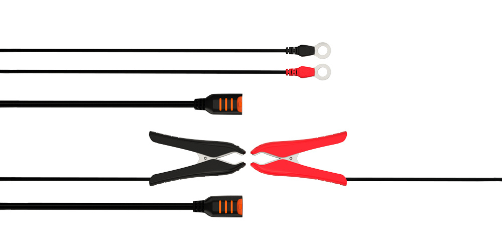 Batteriladdare med klämmor och kabel, designad för kalla klimat.