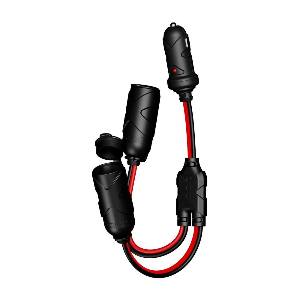 En kabel med två 12V honkontakt och röd/svart ledning.