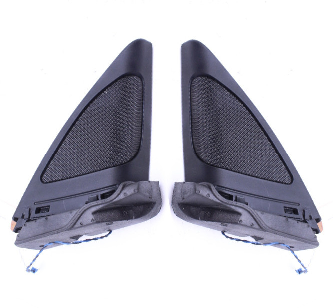 Par av BMW original diskantlister för F34, 2013-2020, svart plast med nätgaller.