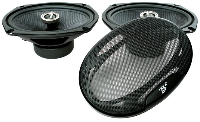 Högtalare med oval design och galler, två stycken i paket.