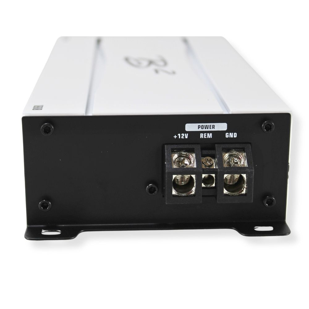 En kompaktdesignad monoblock-förstärkare med inkopplingsterminaler.