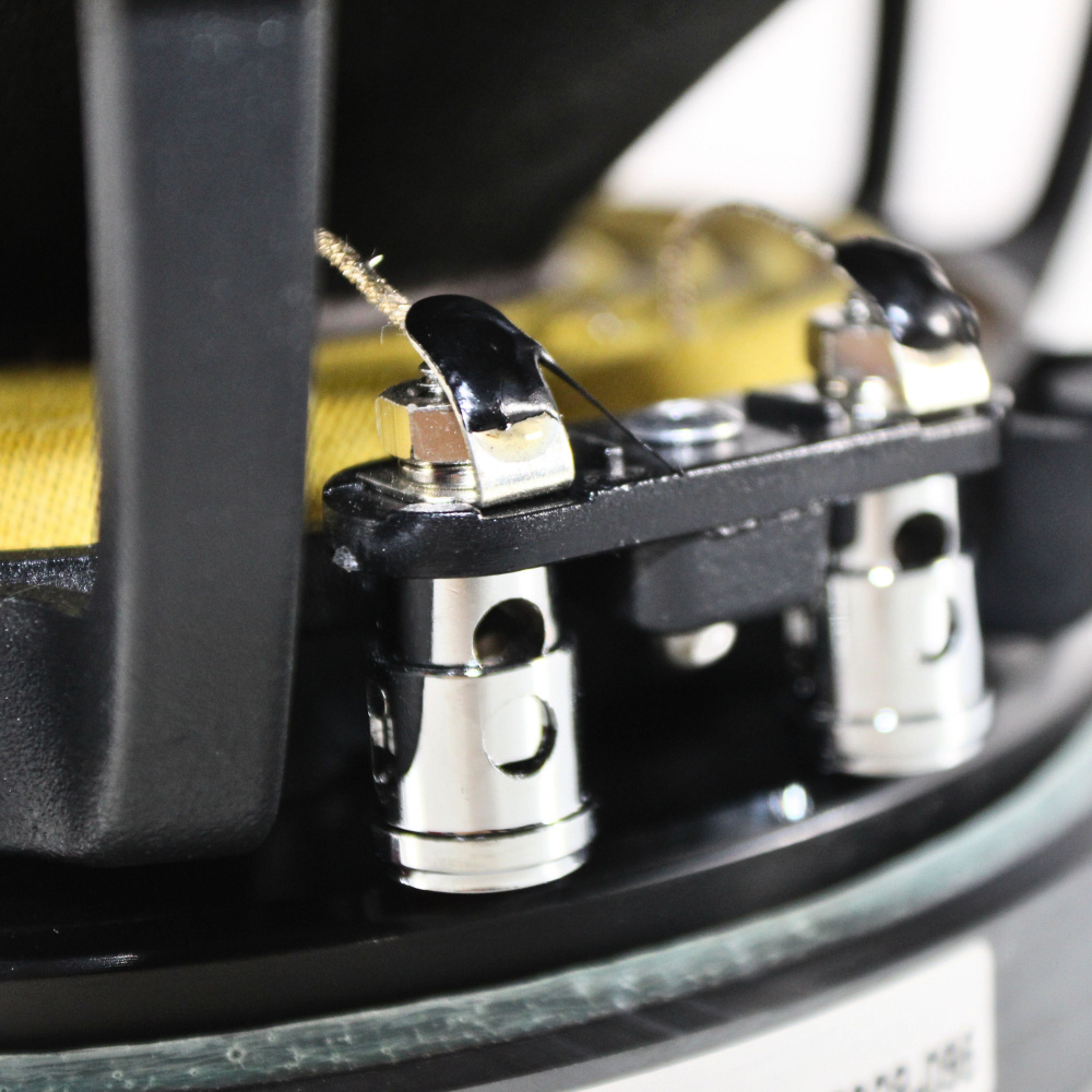 B² Audio RAGE 8PWR 8 tum midbas, par