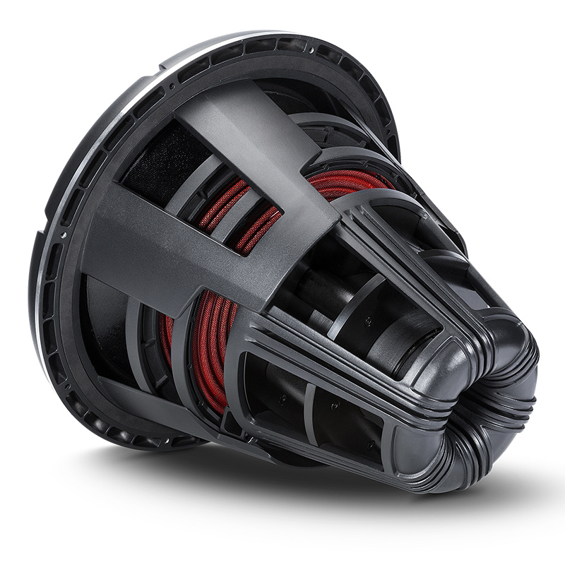 En kraftfull subwoofer med en robust design och rödaktiga detaljer.