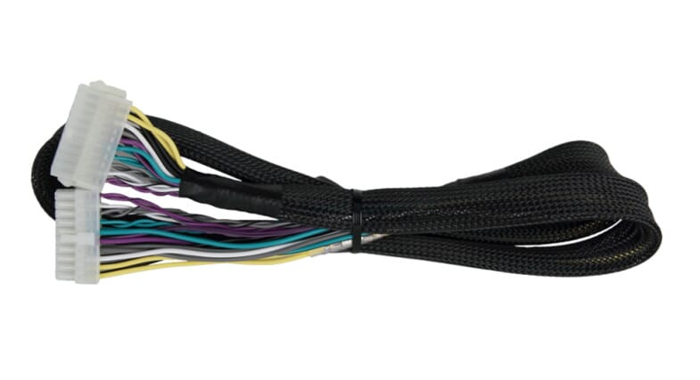 Förlängningskablage med flera ledningar, 4 meter långt.