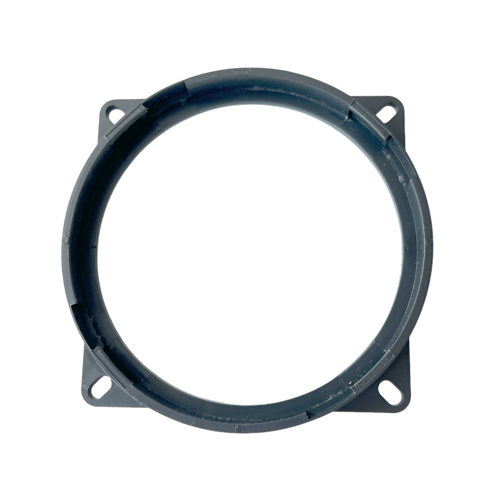 En rund monteringsring för mellanregisterhögtalare.