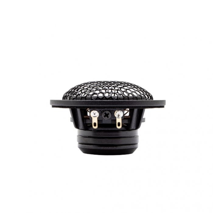 En svart högtalare med nätkåpa och anslutningar.