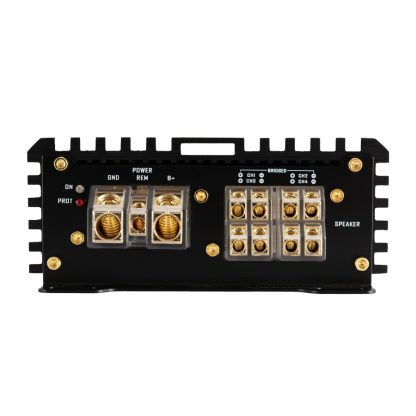 Fyrkanalssteg med anslutningar för högtalare och ström. Robust design.