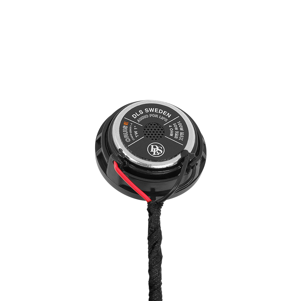 Högtalare från DLS med märkning och anslutningar, designad för BMW.