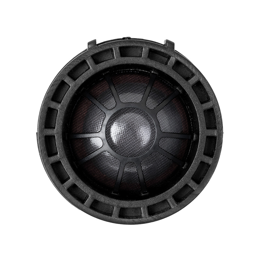 Högtalare med svart korg och galler, designad för bilsystem.