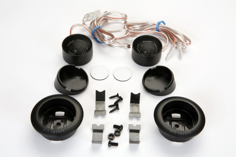 Komponenter för ljudsystem, inklusive kölar och kablage.