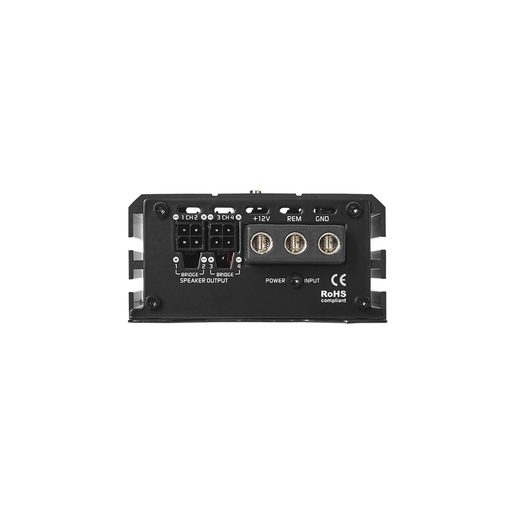 Ett kompakt fyrkanaligt slutsteg med anslutningar för ström och högtalare.